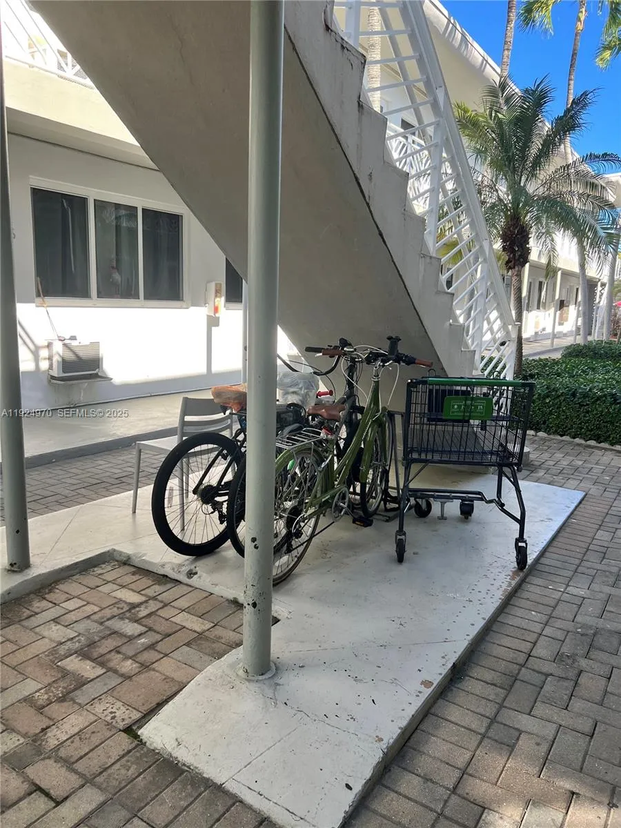 7440 Byron Ave 1b, Miami Beach, Florida 33141, Miami Beach, Florida 33141, 1 Bedroom Bedrooms, ,1 BathroomBathrooms,Residential Lease,For Rent,7440 Byron Ave 1b, Miami Beach, Florida 33141,A11924970