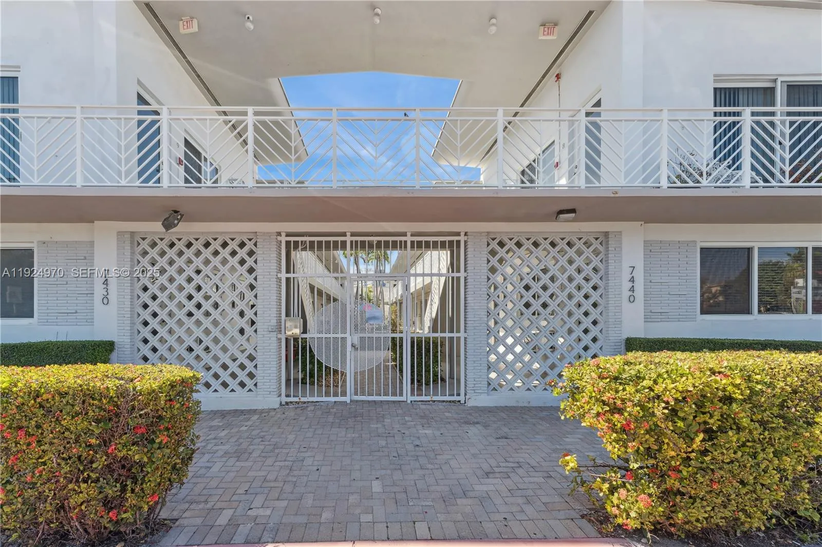 7440 Byron Ave 1b, Miami Beach, Florida 33141, Miami Beach, Florida 33141, 1 Bedroom Bedrooms, ,1 BathroomBathrooms,Residential Lease,For Rent,7440 Byron Ave 1b, Miami Beach, Florida 33141,A11924970