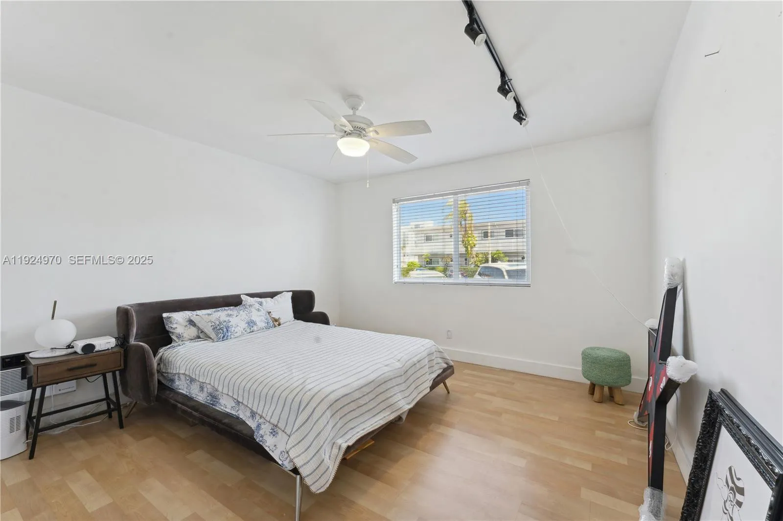 7440 Byron Ave 1b, Miami Beach, Florida 33141, Miami Beach, Florida 33141, 1 Bedroom Bedrooms, ,1 BathroomBathrooms,Residential Lease,For Rent,7440 Byron Ave 1b, Miami Beach, Florida 33141,A11924970