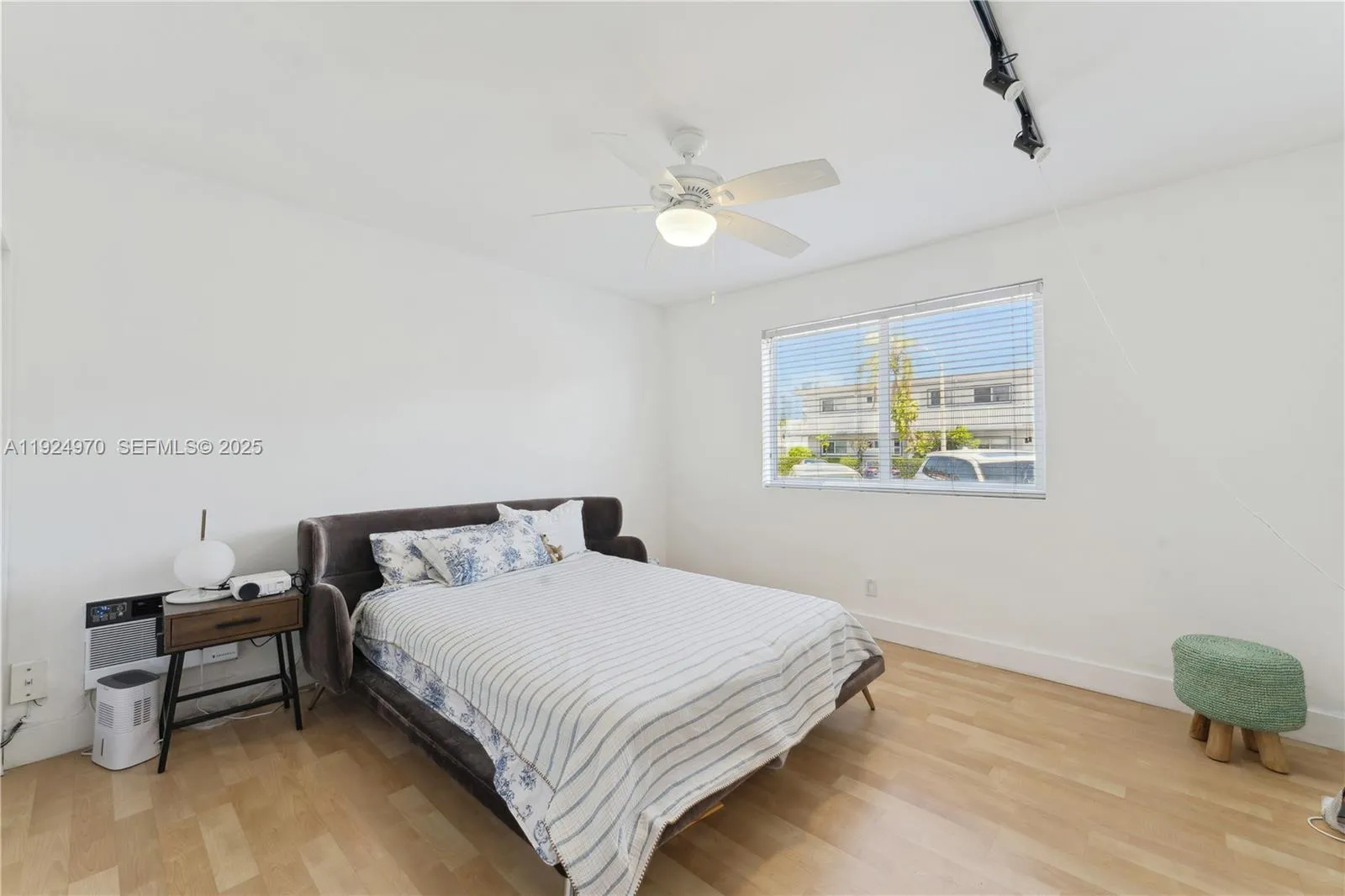 7440 Byron Ave 1b, Miami Beach, Florida 33141, Miami Beach, Florida 33141, 1 Bedroom Bedrooms, ,1 BathroomBathrooms,Residential Lease,For Rent,7440 Byron Ave 1b, Miami Beach, Florida 33141,A11924970