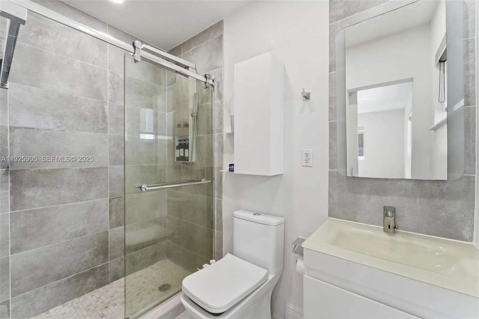 251 N 71st Ave 251, Hollywood, Florida 33024, Hollywood, Florida 33024, 3 Bedrooms Bedrooms, ,2 BathroomsBathrooms,Residential Lease,For Rent,251 N 71st Ave 251, Hollywood, Florida 33024,A11925905