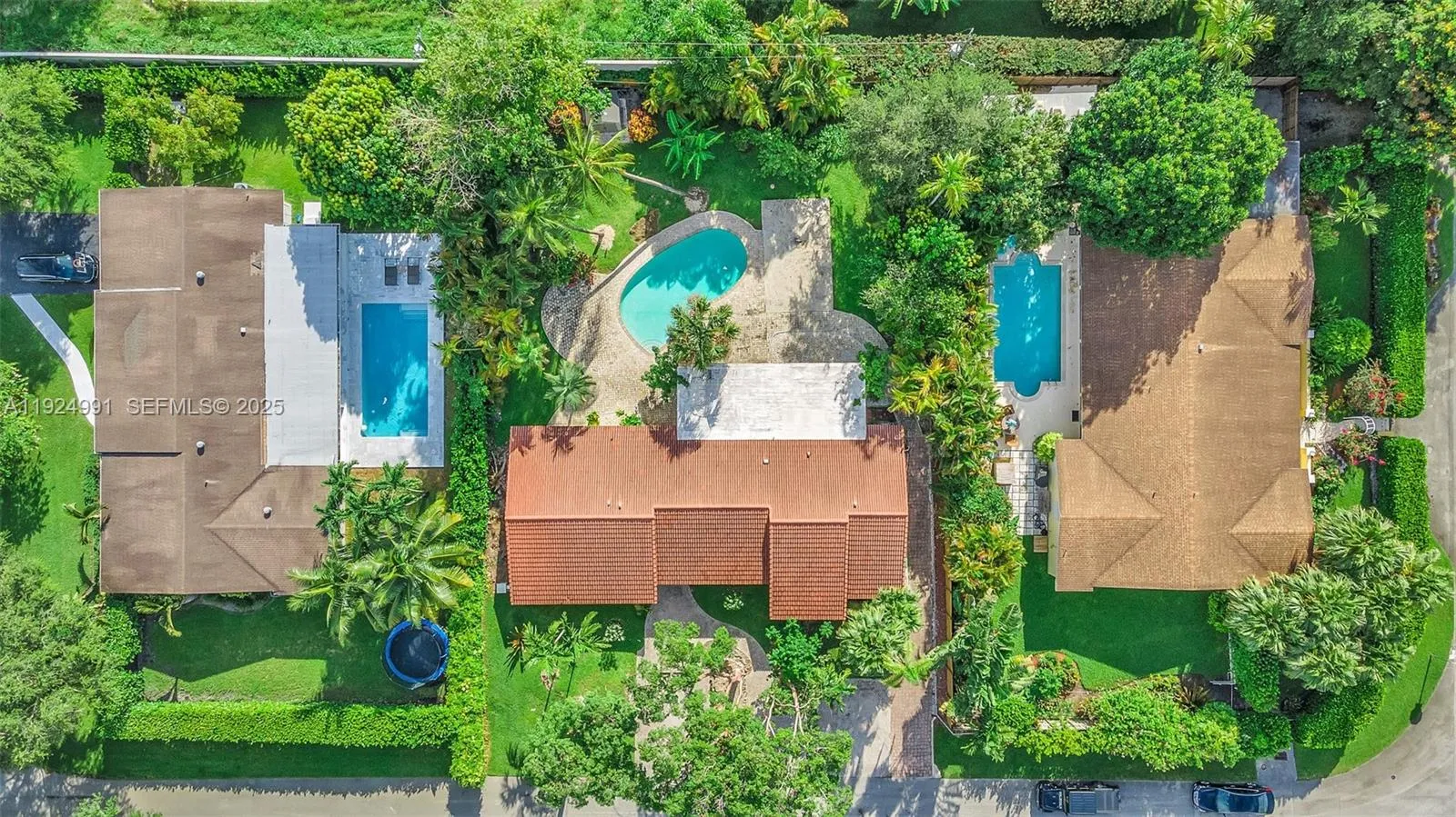 9220 Sw 94th Pl, Miami, Florida 33176, Miami, Florida 33176, 4 Bedrooms Bedrooms, ,4 BathroomsBathrooms,Residential,For Sale,9220 Sw 94th Pl, Miami, Florida 33176,A11924991