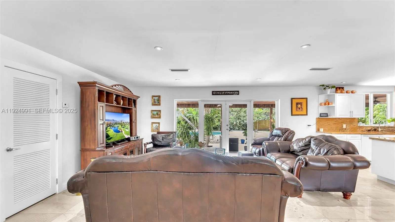 9220 Sw 94th Pl, Miami, Florida 33176, Miami, Florida 33176, 4 Bedrooms Bedrooms, ,4 BathroomsBathrooms,Residential,For Sale,9220 Sw 94th Pl, Miami, Florida 33176,A11924991