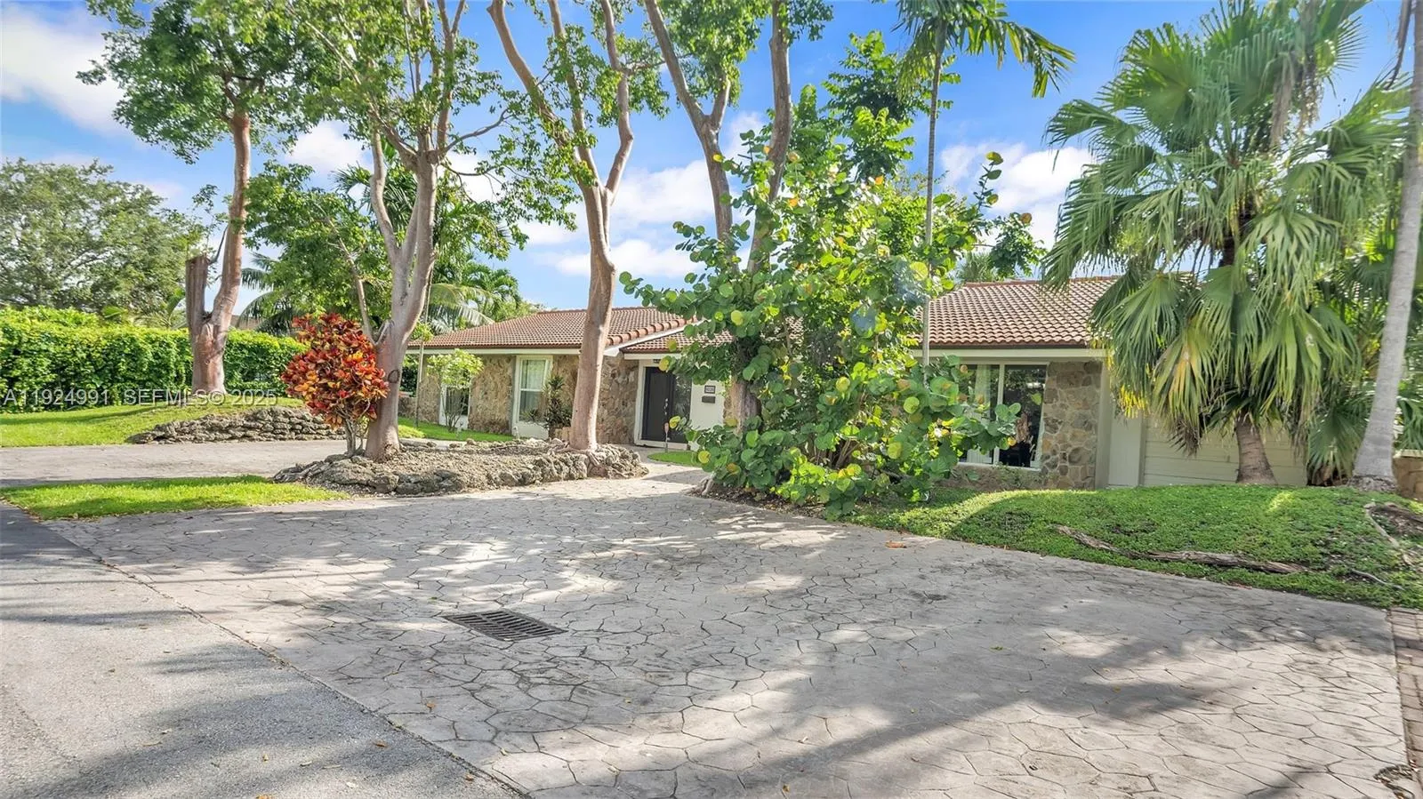 9220 Sw 94th Pl, Miami, Florida 33176, Miami, Florida 33176, 4 Bedrooms Bedrooms, ,4 BathroomsBathrooms,Residential,For Sale,9220 Sw 94th Pl, Miami, Florida 33176,A11924991