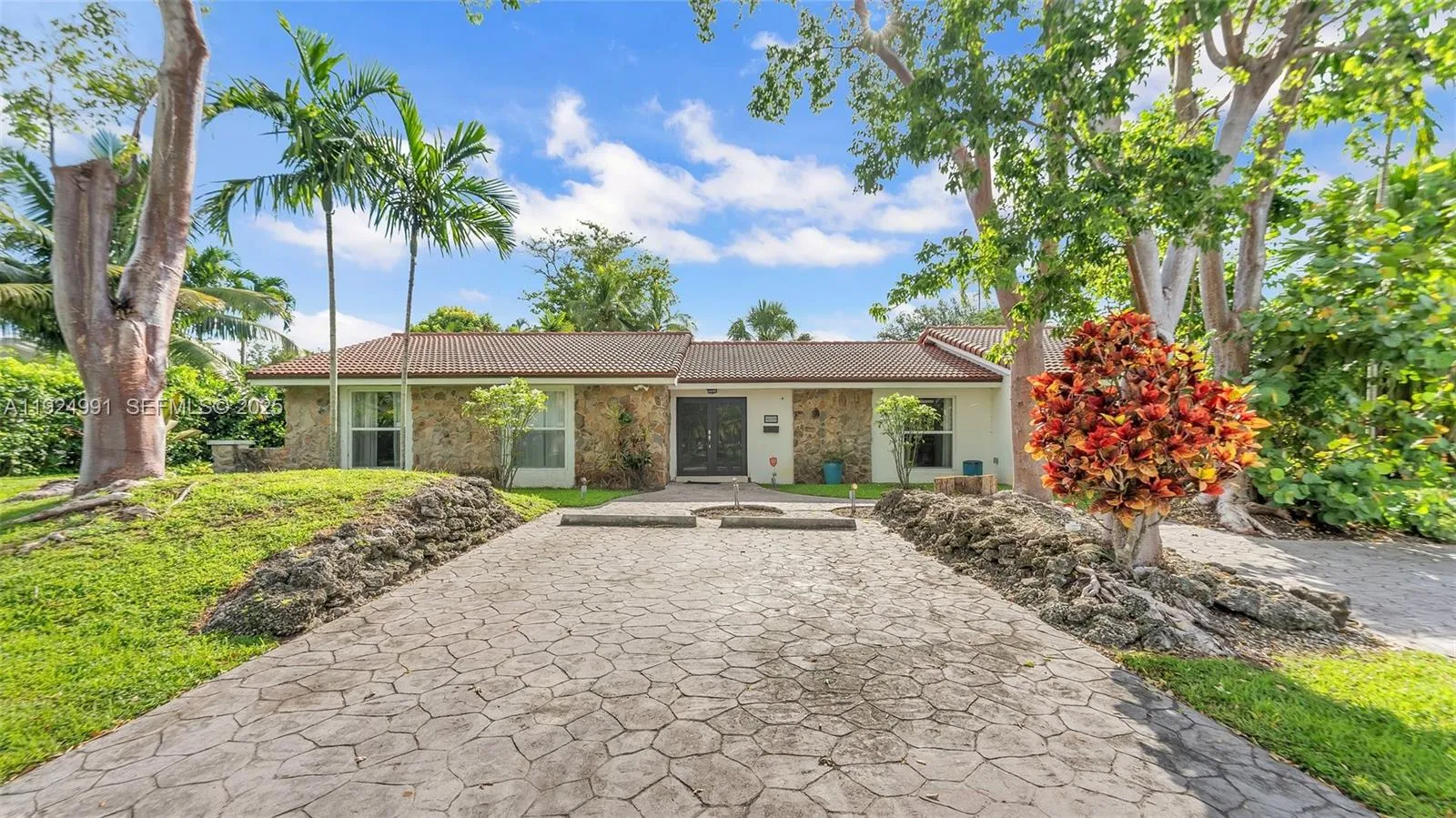 9220 Sw 94th Pl, Miami, Florida 33176, Miami, Florida 33176, 4 Bedrooms Bedrooms, ,4 BathroomsBathrooms,Residential,For Sale,9220 Sw 94th Pl, Miami, Florida 33176,A11924991