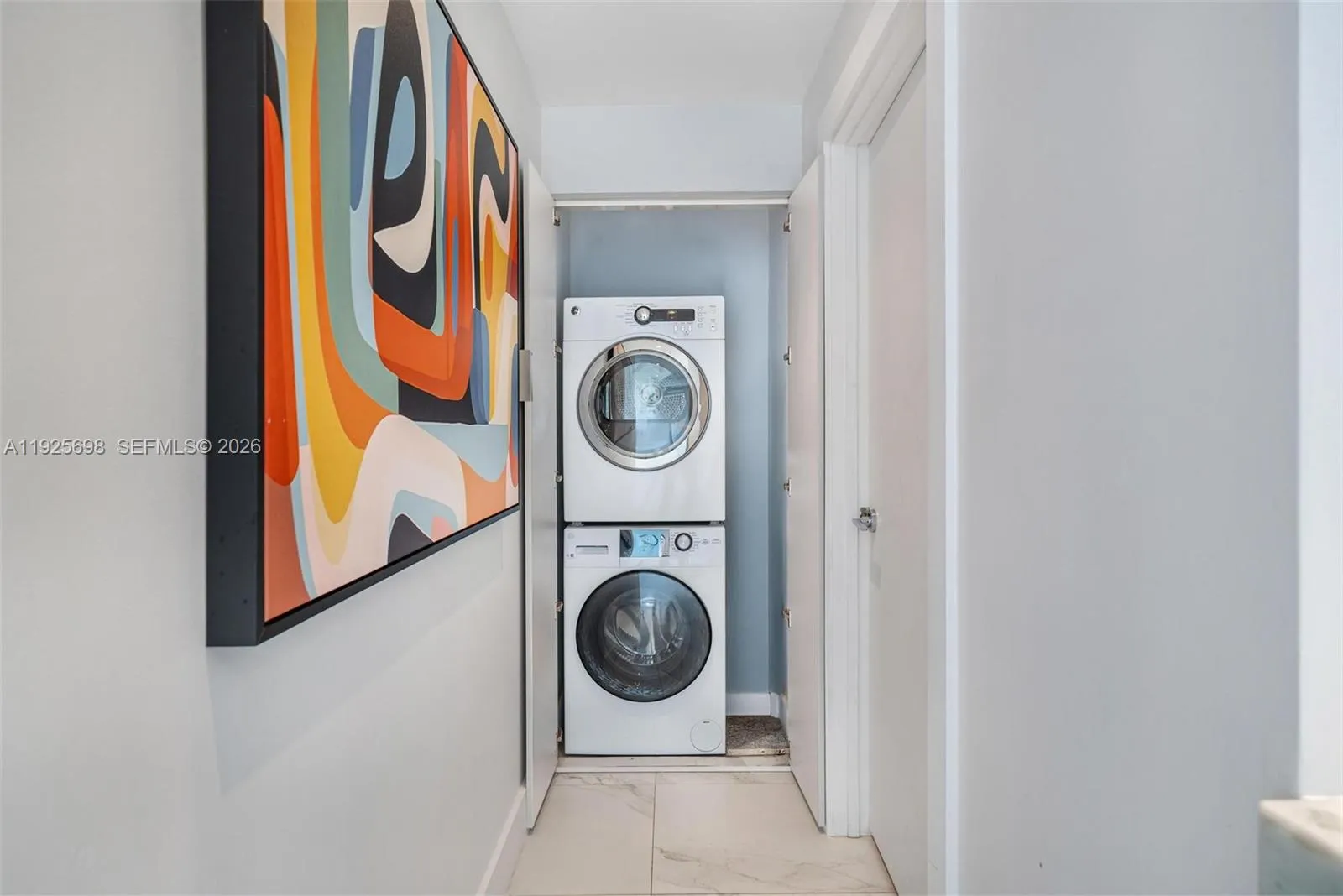 225 Collins Ave 6j, Miami Beach, Florida 33139, Miami Beach, Florida 33139, 1 Bedroom Bedrooms, ,1 BathroomBathrooms,Residential,For Sale,225 Collins Ave 6j, Miami Beach, Florida 33139,A11925698