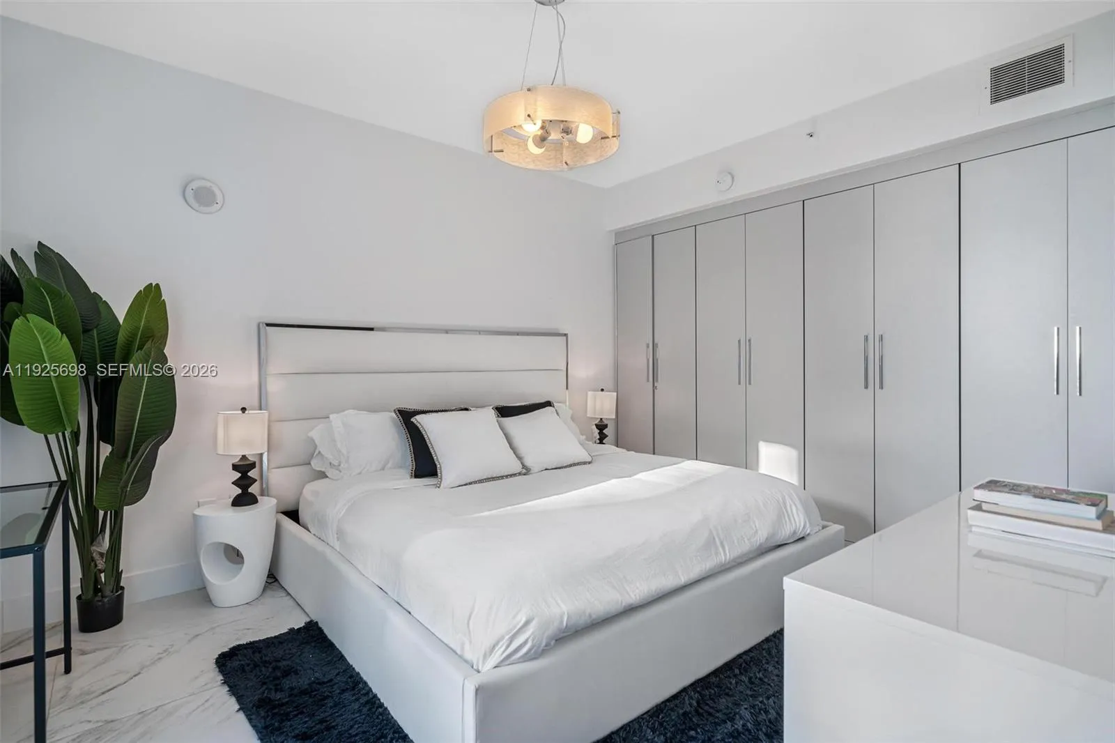 225 Collins Ave 6j, Miami Beach, Florida 33139, Miami Beach, Florida 33139, 1 Bedroom Bedrooms, ,1 BathroomBathrooms,Residential,For Sale,225 Collins Ave 6j, Miami Beach, Florida 33139,A11925698