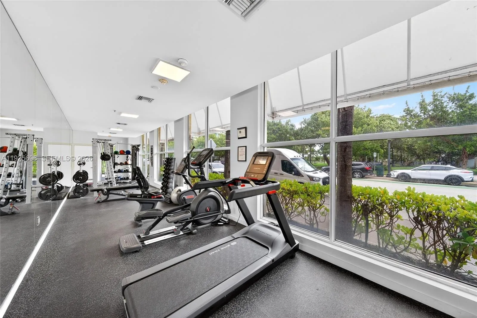 225 Collins Ave 6j, Miami Beach, Florida 33139, Miami Beach, Florida 33139, 1 Bedroom Bedrooms, ,1 BathroomBathrooms,Residential,For Sale,225 Collins Ave 6j, Miami Beach, Florida 33139,A11925698