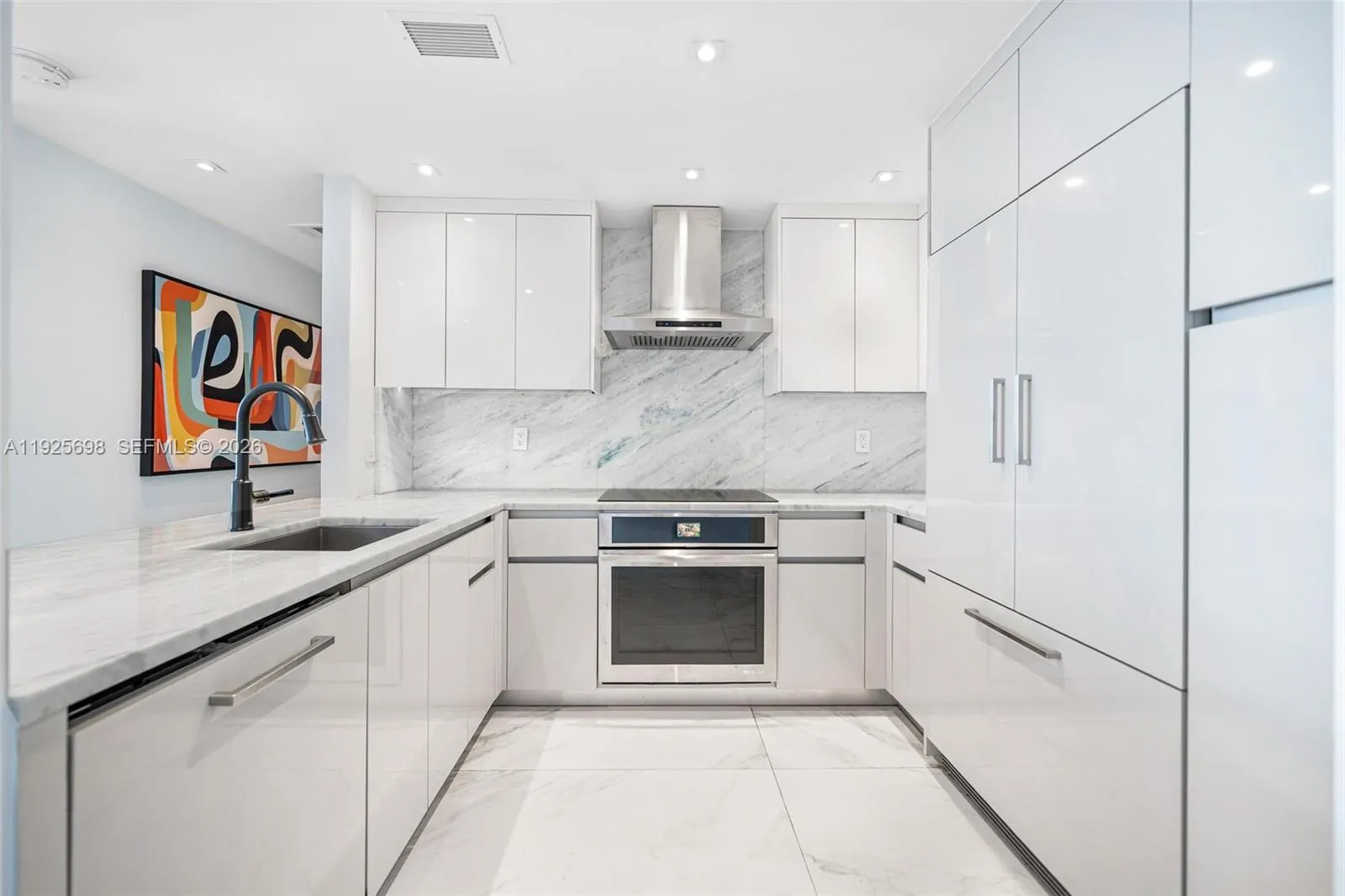 225 Collins Ave 6j, Miami Beach, Florida 33139, Miami Beach, Florida 33139, 1 Bedroom Bedrooms, ,1 BathroomBathrooms,Residential,For Sale,225 Collins Ave 6j, Miami Beach, Florida 33139,A11925698