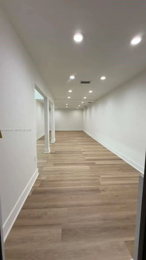 1671 W 37th St 2, Hialeah, Florida 33012, Hialeah, Florida 33012, ,Commercial Lease,For Rent,1671 W 37th St 2, Hialeah, Florida 33012,A11925269