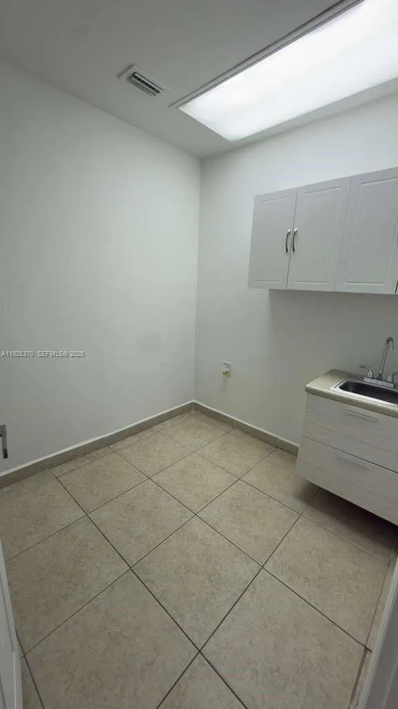 1671 W 37th St 3 & 4, Hialeah, Florida 33012, Hialeah, Florida 33012, ,Commercial Lease,For Rent,1671 W 37th St 3 & 4, Hialeah, Florida 33012,A11925370