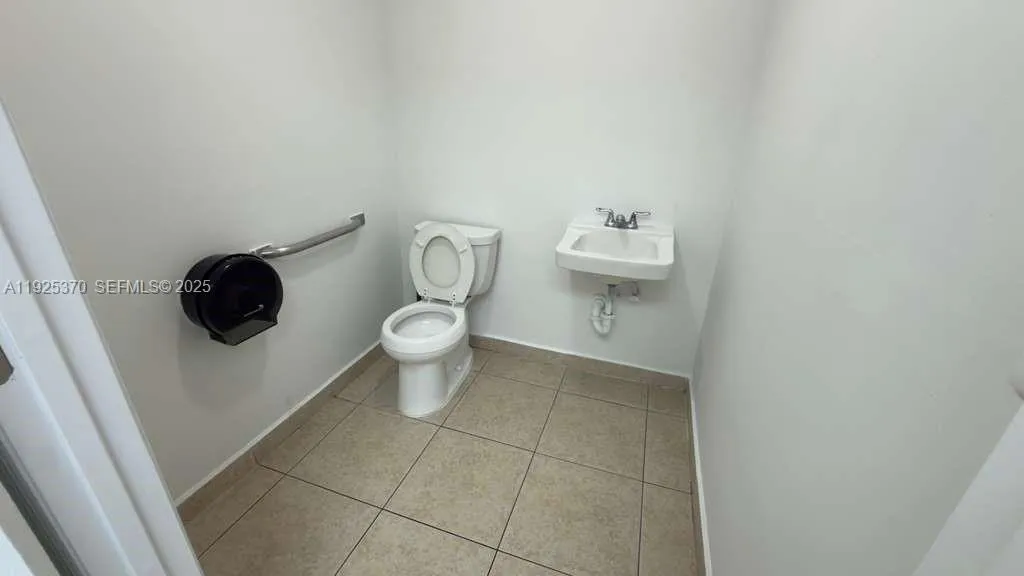 1671 W 37th St 3 & 4, Hialeah, Florida 33012, Hialeah, Florida 33012, ,Commercial Lease,For Rent,1671 W 37th St 3 & 4, Hialeah, Florida 33012,A11925370