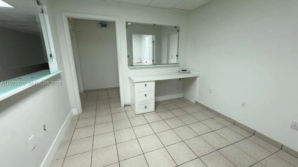 1671 W 37th St 3 & 4, Hialeah, Florida 33012, Hialeah, Florida 33012, ,Commercial Lease,For Rent,1671 W 37th St 3 & 4, Hialeah, Florida 33012,A11925370