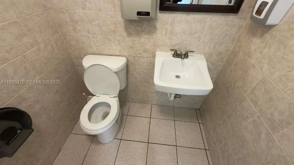 1671 W 37th St 3 & 4, Hialeah, Florida 33012, Hialeah, Florida 33012, ,Commercial Lease,For Rent,1671 W 37th St 3 & 4, Hialeah, Florida 33012,A11925370