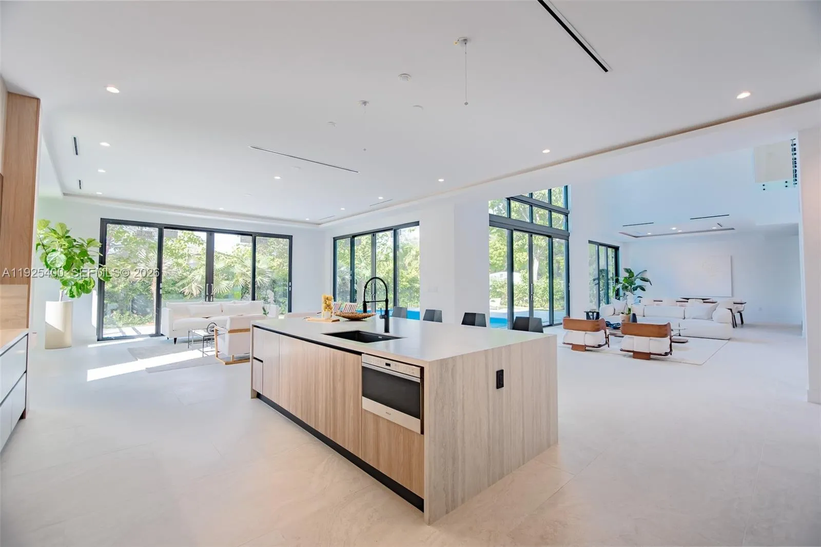 9840 Sw 73rd Ct, Pinecrest, Florida 33156, Pinecrest, Florida 33156, 6 Bedrooms Bedrooms, ,7 BathroomsBathrooms,Residential,For Sale,9840 Sw 73rd Ct, Pinecrest, Florida 33156,A11925400