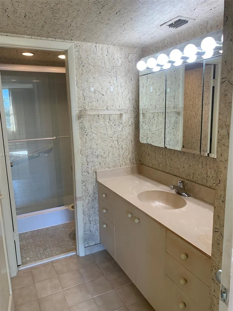 1400 Saint Charles 505, Pembroke Pines, Florida 33, Pembroke Pines, Florida 33026, 2 Bedrooms Bedrooms, ,2 BathroomsBathrooms,Residential,For Sale,1400 Saint Charles 505, Pembroke Pines, Florida 33,A11926182