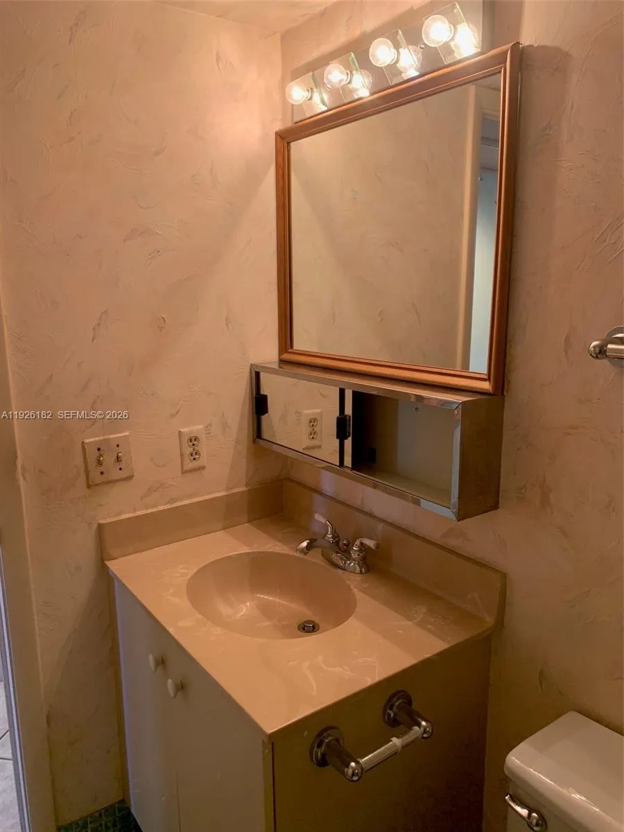 1400 Saint Charles 505, Pembroke Pines, Florida 33, Pembroke Pines, Florida 33026, 2 Bedrooms Bedrooms, ,2 BathroomsBathrooms,Residential,For Sale,1400 Saint Charles 505, Pembroke Pines, Florida 33,A11926182