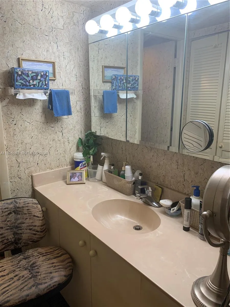 1400 Saint Charles 505, Pembroke Pines, Florida 33, Pembroke Pines, Florida 33026, 2 Bedrooms Bedrooms, ,2 BathroomsBathrooms,Residential,For Sale,1400 Saint Charles 505, Pembroke Pines, Florida 33,A11926182