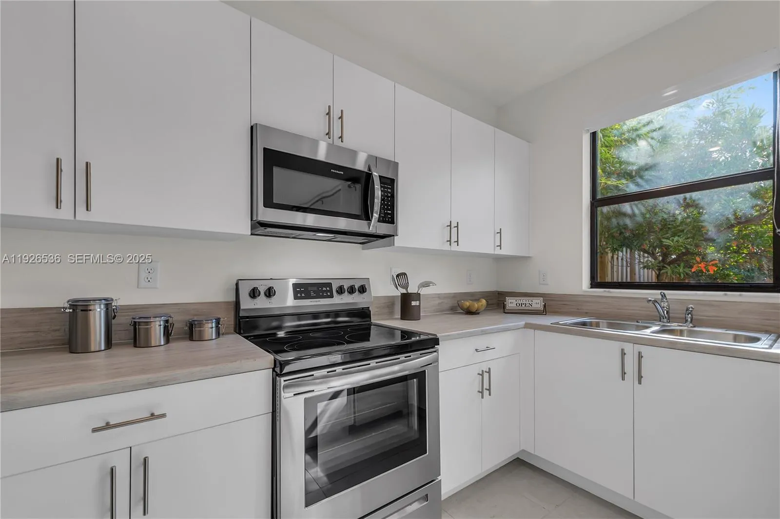 12980 Sw 233rd Ter, Homestead, Florida 33032, Homestead, Florida 33032, 3 Bedrooms Bedrooms, ,2 BathroomsBathrooms,Residential,For Sale,12980 Sw 233rd Ter, Homestead, Florida 33032,A11926536