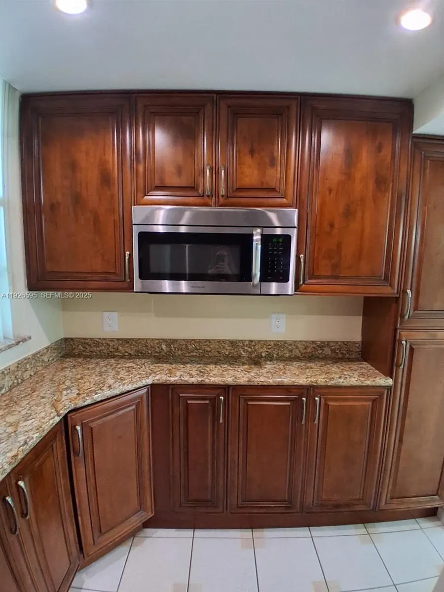 2905 Point East Dr L302, Aventura, Florida 33160, Aventura, Florida 33160, 1 Bedroom Bedrooms, ,1 BathroomBathrooms,Residential,For Sale,2905 Point East Dr L302, Aventura, Florida 33160,A11926595