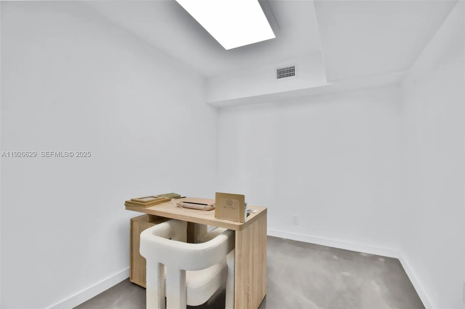 2990 Griffin Rd 204, Dania Beach, Florida 33312, Dania Beach, Florida 33312, ,Commercial Lease,For Rent,2990 Griffin Rd 204, Dania Beach, Florida 33312,A11926629