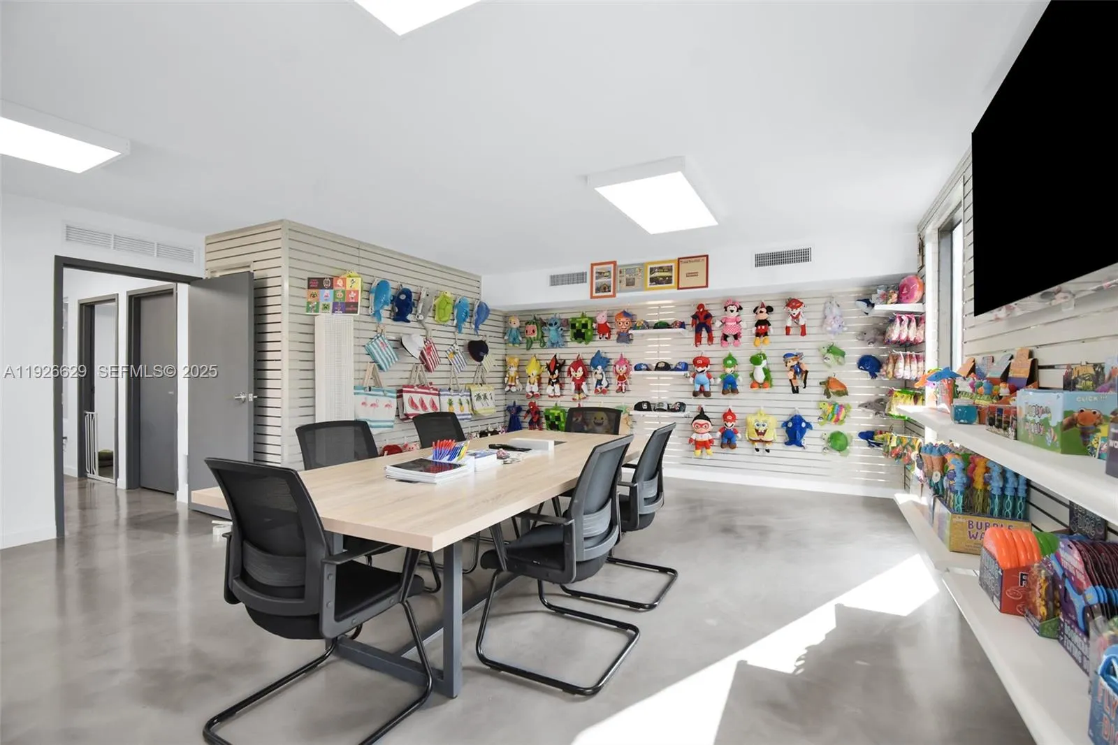 2990 Griffin Rd 204, Dania Beach, Florida 33312, Dania Beach, Florida 33312, ,Commercial Lease,For Rent,2990 Griffin Rd 204, Dania Beach, Florida 33312,A11926629