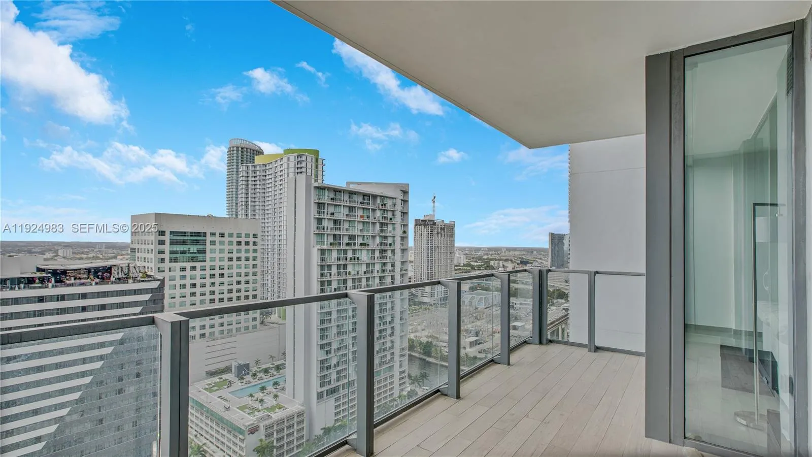 88 Sw 7th St 2008, Miami, Florida 33130, Miami, Florida 33130, 1 Bedroom Bedrooms, ,1 BathroomBathrooms,Residential,For Sale,88 Sw 7th St 2008, Miami, Florida 33130,A11924983