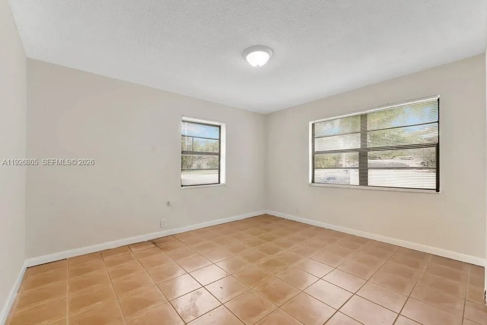 417 Sw 3rd St, Hallandale Beach, Florida 33009, Hallandale Beach, Florida 33009, ,Residential Income,For Sale,417 Sw 3rd St, Hallandale Beach, Florida 33009,A11926805