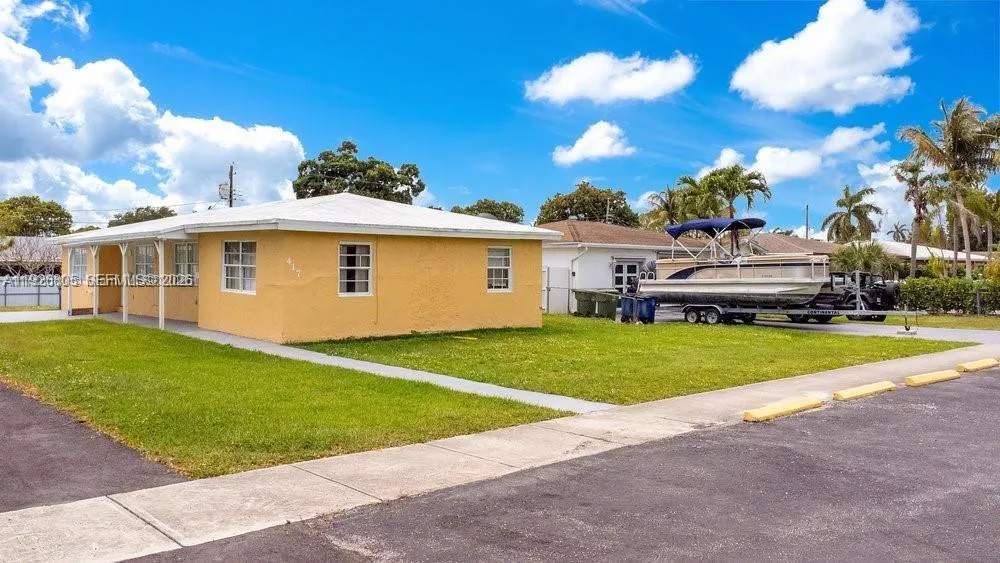 417 Sw 3rd St, Hallandale Beach, Florida 33009, Hallandale Beach, Florida 33009, ,Residential Income,For Sale,417 Sw 3rd St, Hallandale Beach, Florida 33009,A11926805