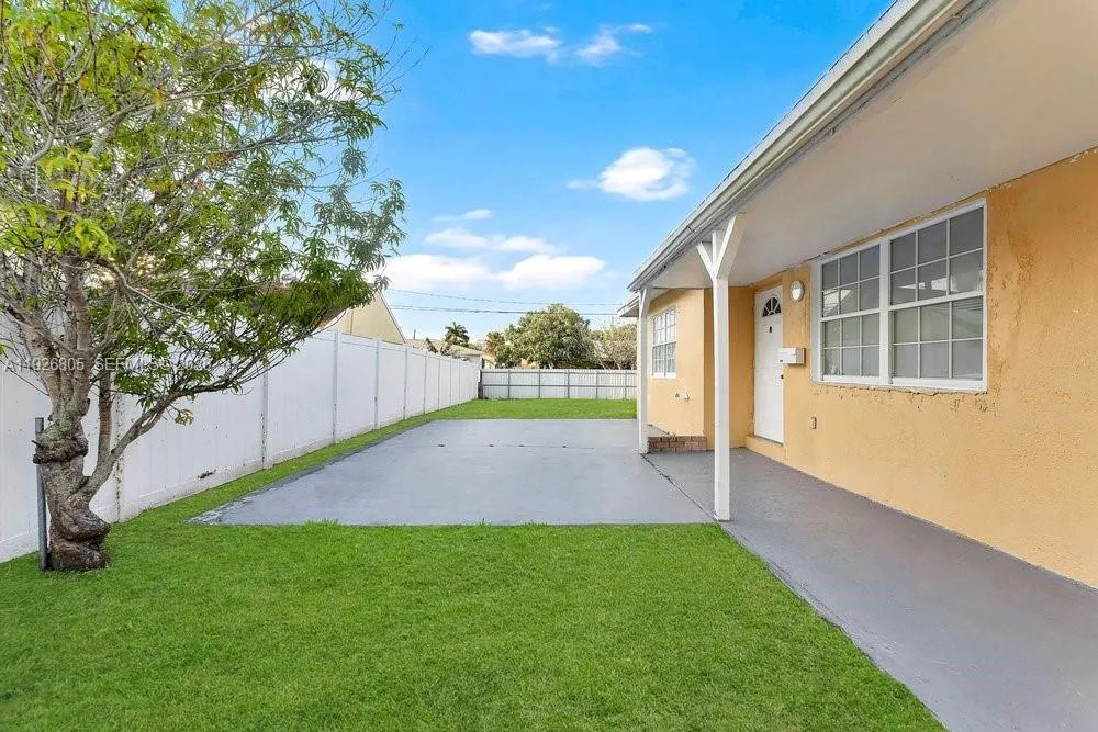 417 Sw 3rd St, Hallandale Beach, Florida 33009, Hallandale Beach, Florida 33009, ,Residential Income,For Sale,417 Sw 3rd St, Hallandale Beach, Florida 33009,A11926805
