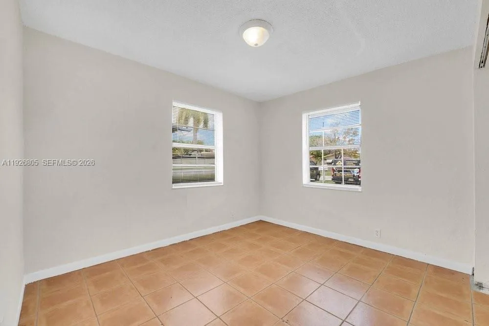 417 Sw 3rd St, Hallandale Beach, Florida 33009, Hallandale Beach, Florida 33009, ,Residential Income,For Sale,417 Sw 3rd St, Hallandale Beach, Florida 33009,A11926805