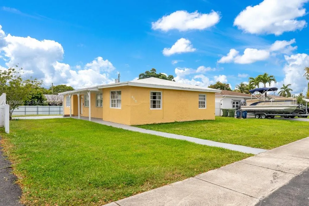 417 Sw 3rd St, Hallandale Beach, Florida 33009, Hallandale Beach, Florida 33009, ,Residential Income,For Sale,417 Sw 3rd St, Hallandale Beach, Florida 33009,A11926805