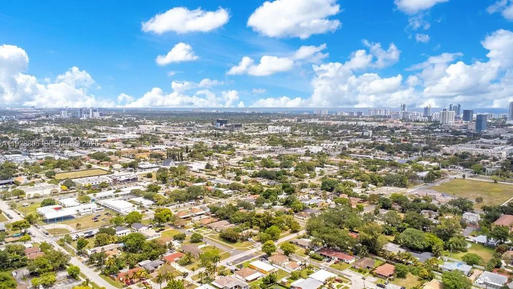 417 Sw 3rd St, Hallandale Beach, Florida 33009, Hallandale Beach, Florida 33009, ,Residential Income,For Sale,417 Sw 3rd St, Hallandale Beach, Florida 33009,A11926805