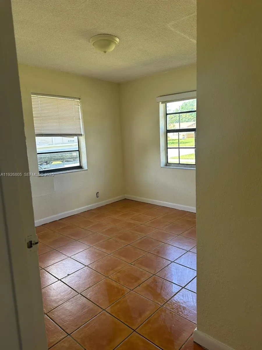 417 Sw 3rd St, Hallandale Beach, Florida 33009, Hallandale Beach, Florida 33009, ,Residential Income,For Sale,417 Sw 3rd St, Hallandale Beach, Florida 33009,A11926805