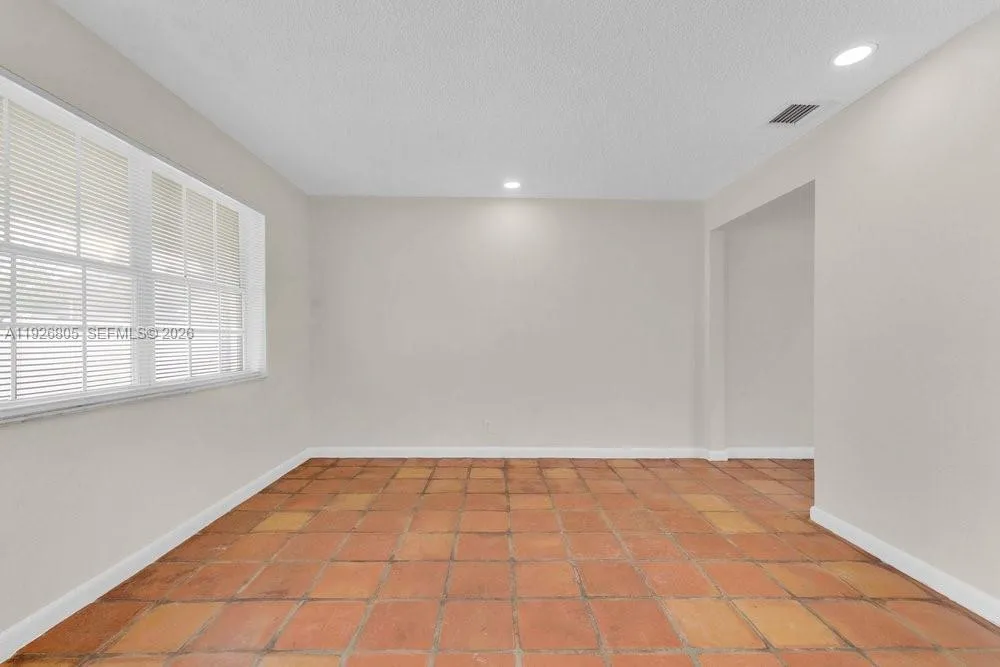 417 Sw 3rd St, Hallandale Beach, Florida 33009, Hallandale Beach, Florida 33009, ,Residential Income,For Sale,417 Sw 3rd St, Hallandale Beach, Florida 33009,A11926805
