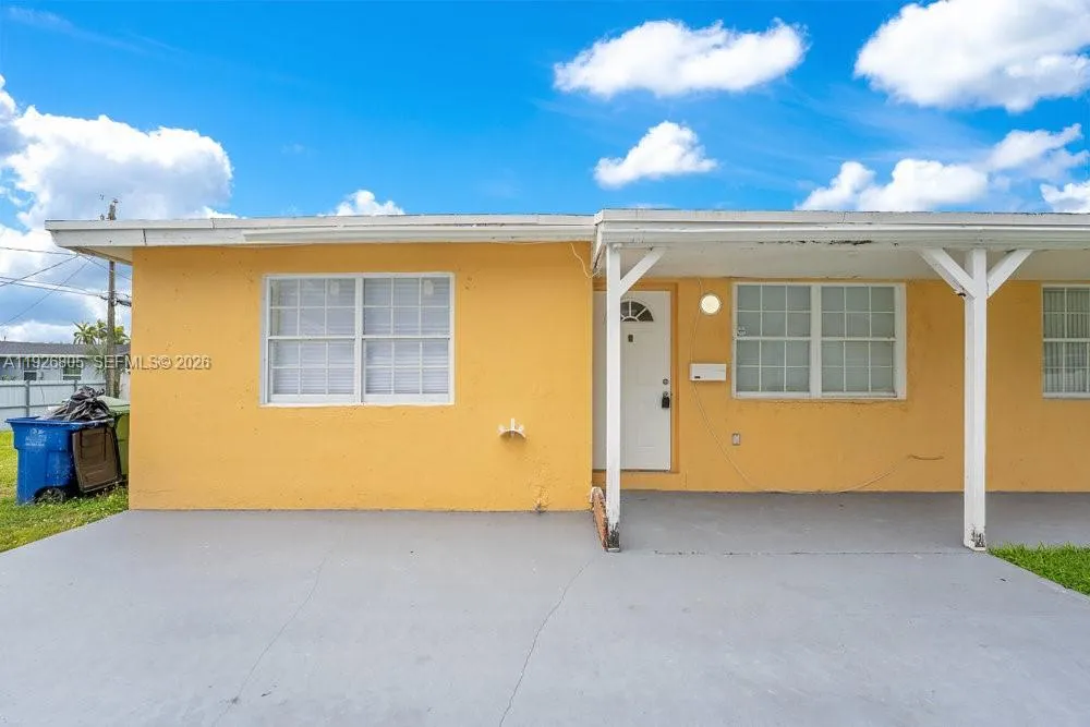 417 Sw 3rd St, Hallandale Beach, Florida 33009, Hallandale Beach, Florida 33009, ,Residential Income,For Sale,417 Sw 3rd St, Hallandale Beach, Florida 33009,A11926805