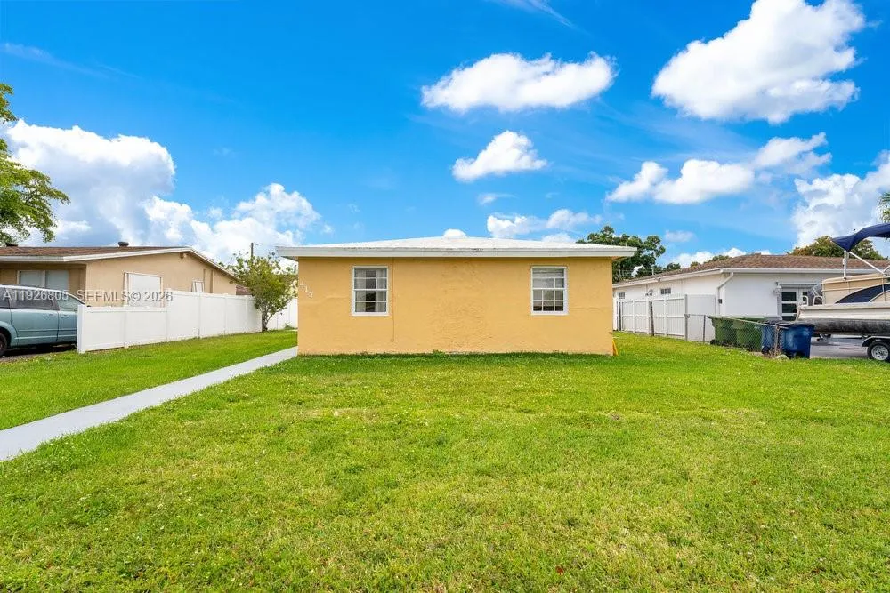 417 Sw 3rd St, Hallandale Beach, Florida 33009, Hallandale Beach, Florida 33009, ,Residential Income,For Sale,417 Sw 3rd St, Hallandale Beach, Florida 33009,A11926805