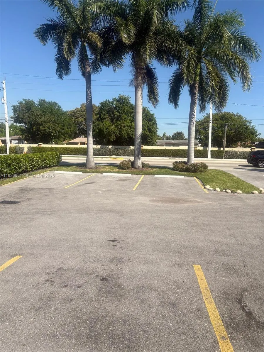 828 W Pembroke Rd, Hallandale Beach, Florida 33009, Hallandale Beach, Florida 33009, ,Commercial Lease,For Rent,828 W Pembroke Rd, Hallandale Beach, Florida 33009,A11926851