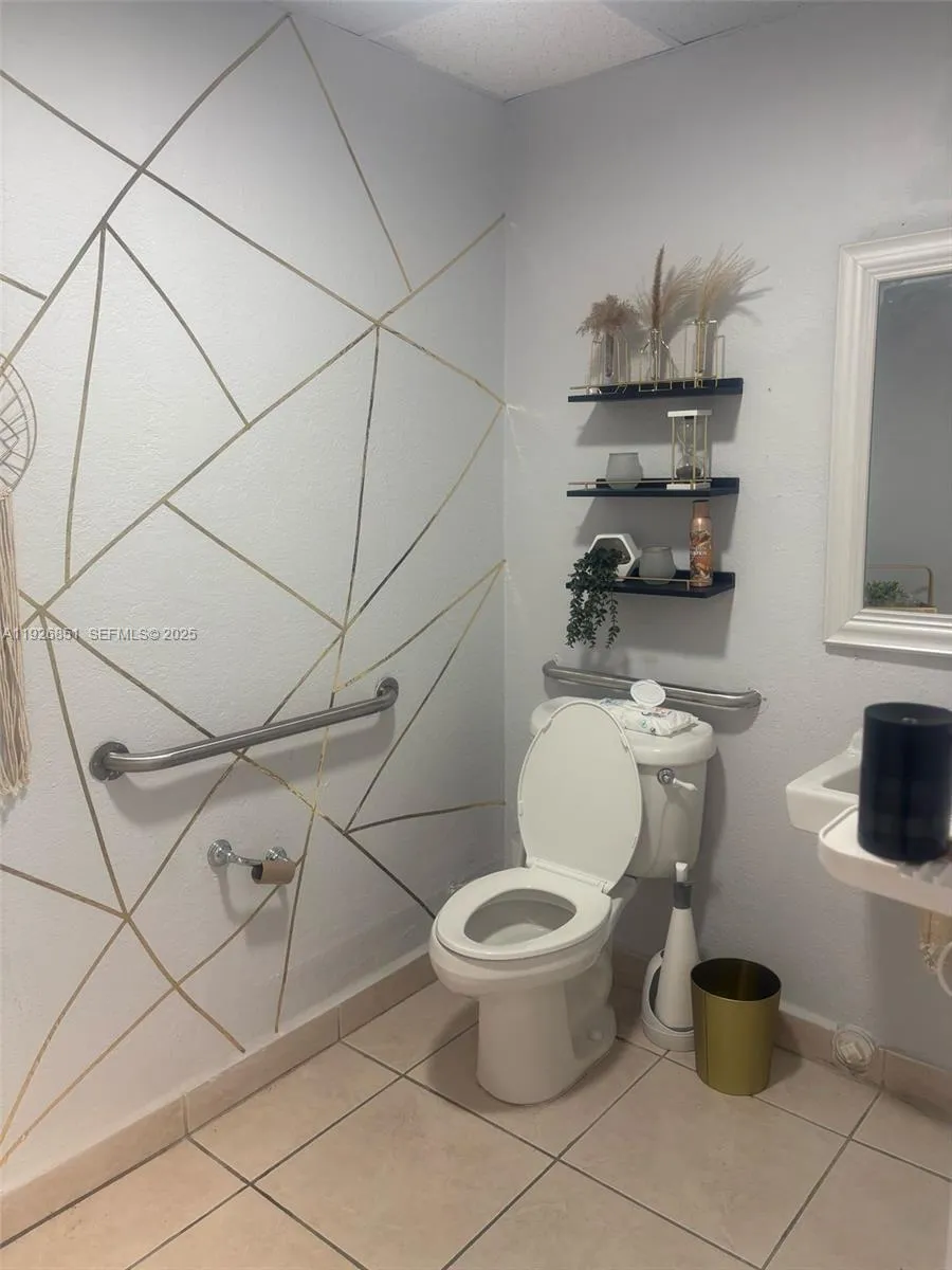 828 W Pembroke Rd, Hallandale Beach, Florida 33009, Hallandale Beach, Florida 33009, ,Commercial Lease,For Rent,828 W Pembroke Rd, Hallandale Beach, Florida 33009,A11926851