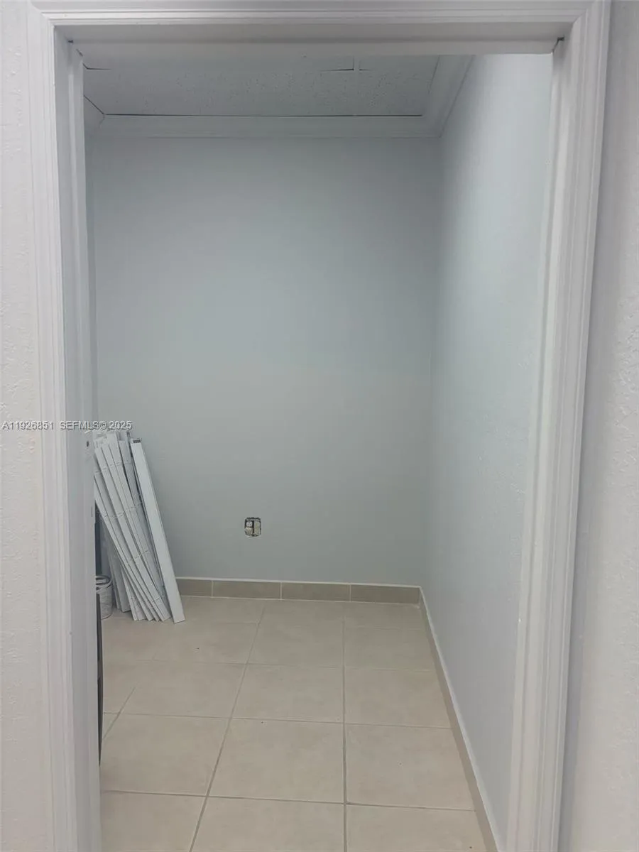 828 W Pembroke Rd, Hallandale Beach, Florida 33009, Hallandale Beach, Florida 33009, ,Commercial Lease,For Rent,828 W Pembroke Rd, Hallandale Beach, Florida 33009,A11926851