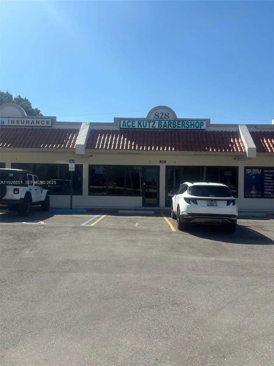 828 W Pembroke Rd, Hallandale Beach, Florida 33009, Hallandale Beach, Florida 33009, ,Commercial Lease,For Rent,828 W Pembroke Rd, Hallandale Beach, Florida 33009,A11926851