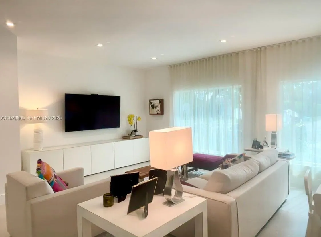 9121 Sw 85th St 2, Miami, Florida 33173, Miami, Florida 33173, 4 Bedrooms Bedrooms, ,3 BathroomsBathrooms,Residential Lease,For Rent,9121 Sw 85th St 2, Miami, Florida 33173,A11926865