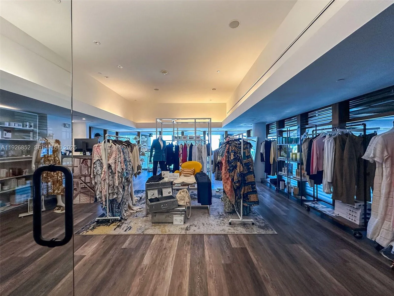 6801 Collins Ave 614 (legal 609), Miami Beach, Flo, Miami Beach, Florida 33141, 1 Bedroom Bedrooms, ,1 BathroomBathrooms,Residential,For Sale,6801 Collins Ave 614 (legal 609), Miami Beach, Flo,A11926852