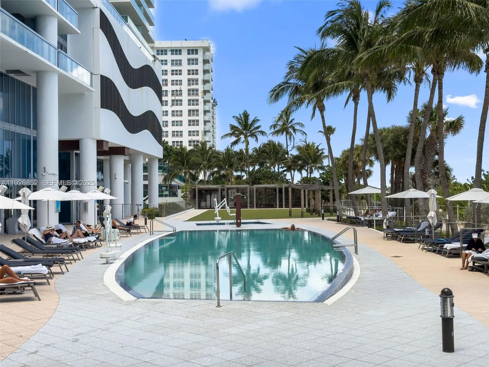 6801 Collins Ave 614 (legal 609), Miami Beach, Flo, Miami Beach, Florida 33141, 1 Bedroom Bedrooms, ,1 BathroomBathrooms,Residential,For Sale,6801 Collins Ave 614 (legal 609), Miami Beach, Flo,A11926852