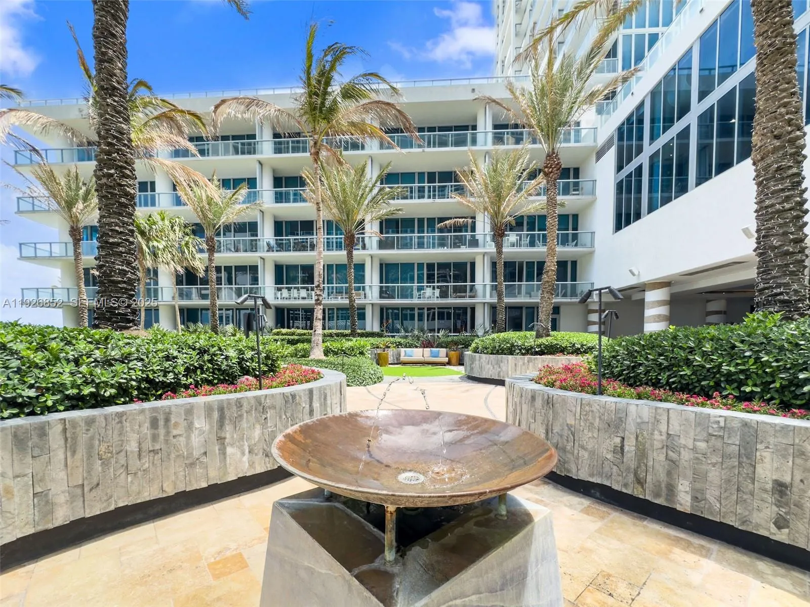 6801 Collins Ave 614 (legal 609), Miami Beach, Flo, Miami Beach, Florida 33141, 1 Bedroom Bedrooms, ,1 BathroomBathrooms,Residential,For Sale,6801 Collins Ave 614 (legal 609), Miami Beach, Flo,A11926852