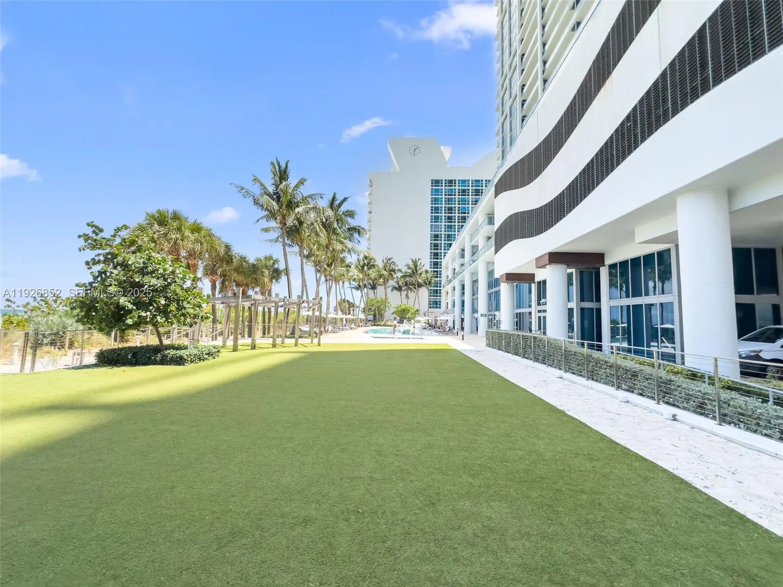 6801 Collins Ave 614 (legal 609), Miami Beach, Flo, Miami Beach, Florida 33141, 1 Bedroom Bedrooms, ,1 BathroomBathrooms,Residential,For Sale,6801 Collins Ave 614 (legal 609), Miami Beach, Flo,A11926852