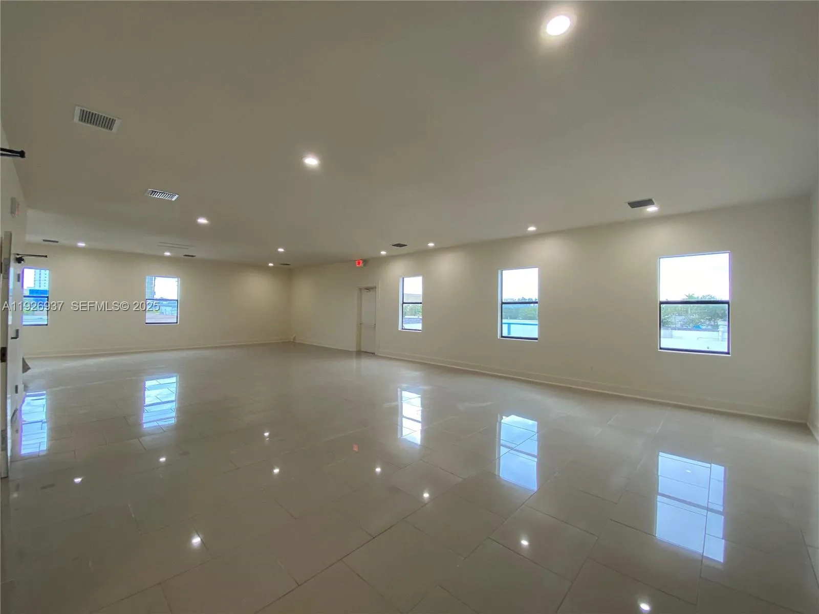 219 N 21st Ave 200, Hollywood, Florida 33020, Hollywood, Florida 33020, ,Commercial Lease,For Rent,219 N 21st Ave 200, Hollywood, Florida 33020,A11926937