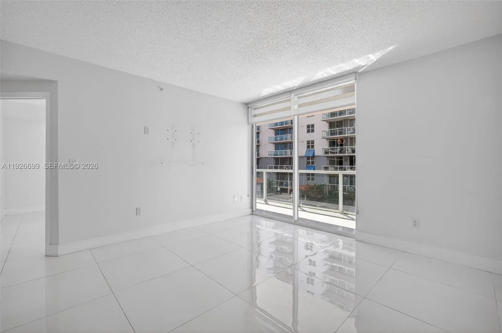 5077 Nw 7th St 610, Miami, Florida 33126, Miami, Florida 33126, 1 Bedroom Bedrooms, ,1 BathroomBathrooms,Residential,For Sale,5077 Nw 7th St 610, Miami, Florida 33126,A11926699