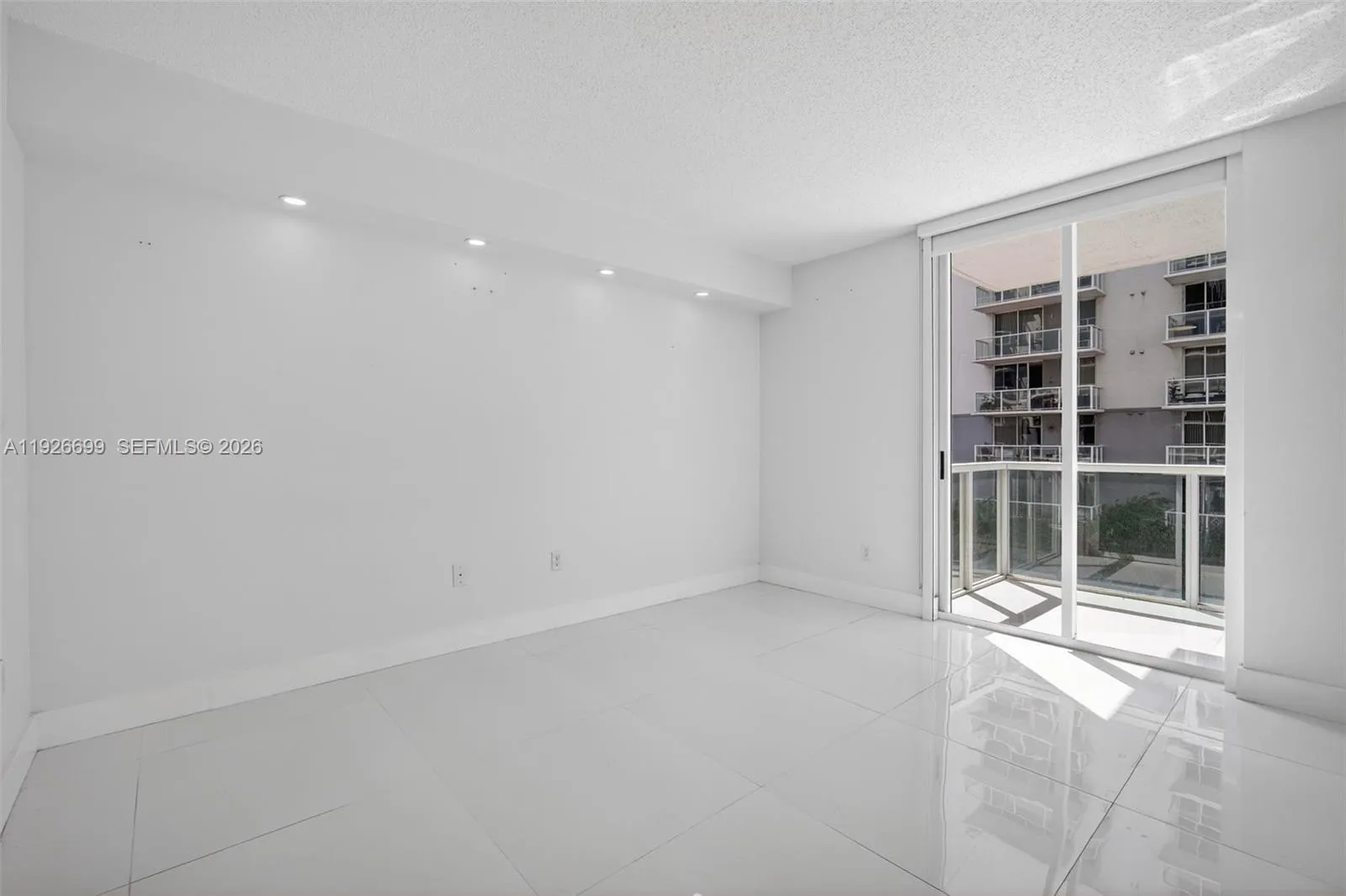 5077 Nw 7th St 610, Miami, Florida 33126, Miami, Florida 33126, 1 Bedroom Bedrooms, ,1 BathroomBathrooms,Residential,For Sale,5077 Nw 7th St 610, Miami, Florida 33126,A11926699
