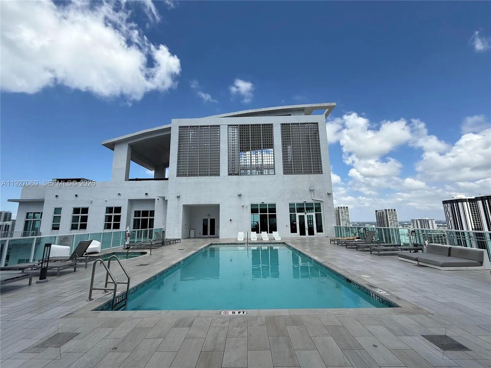 133 Ne 2nd Ave 1905, Miami, Florida 33132, Miami, Florida 33132, 1 Bedroom Bedrooms, ,1 BathroomBathrooms,Residential,For Sale,133 Ne 2nd Ave 1905, Miami, Florida 33132,A11927069